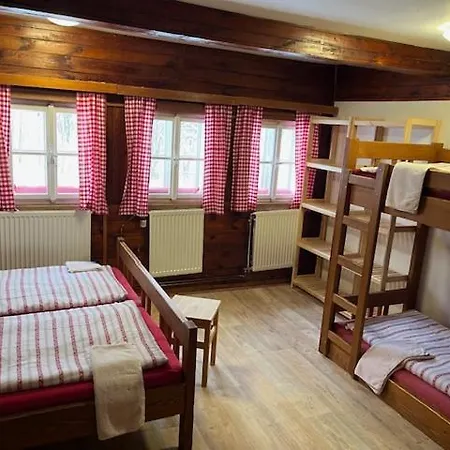 Benatecka 3*